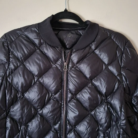 Alo Yoga Idol Quilted Down Bomber Jacket Black - Picture 5 of 9